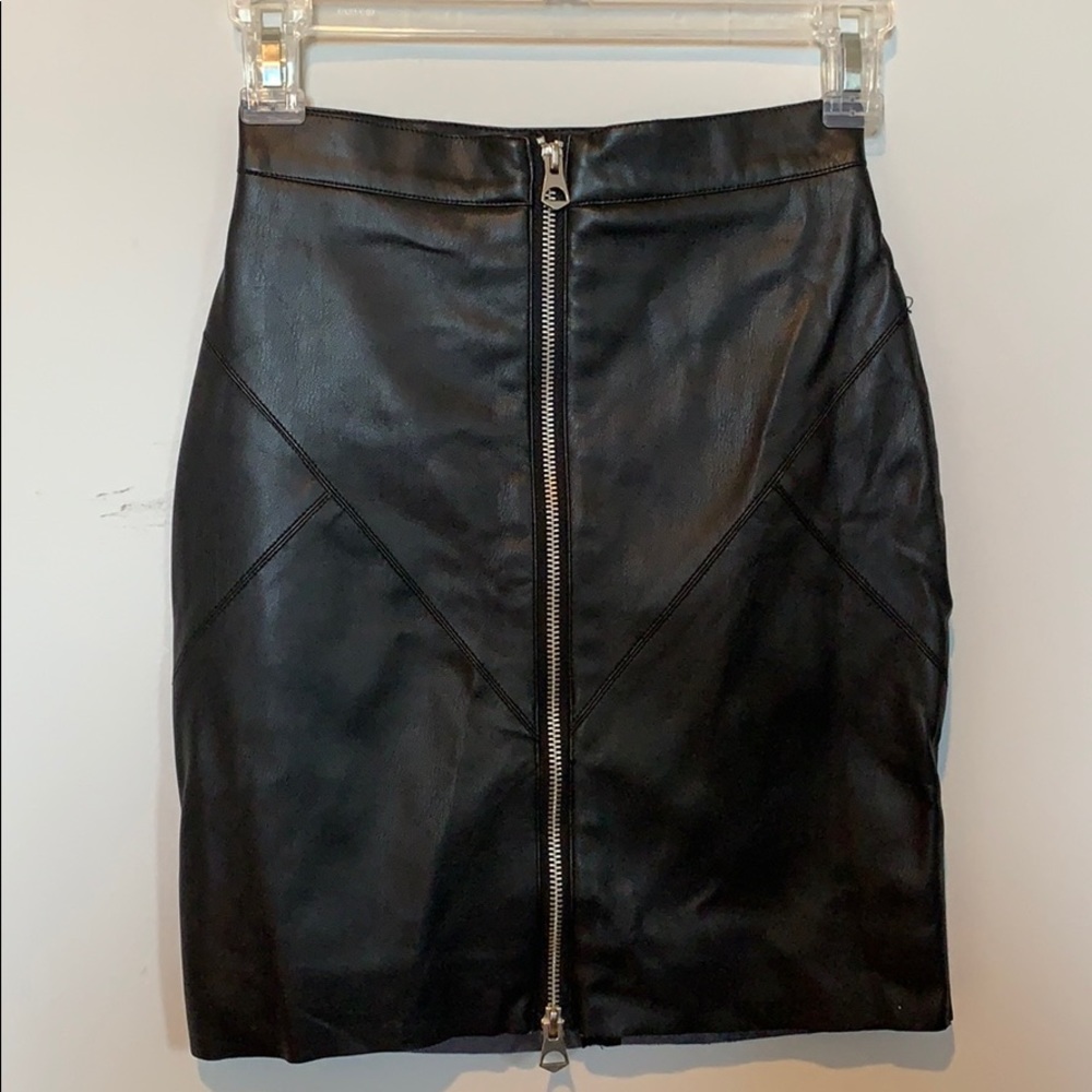 H&M zipper skirt - US 2